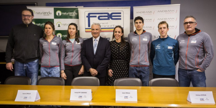 L’equip de la FAE, amb els representants d’Andbank i el comú lauredià.