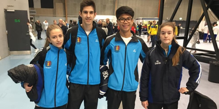 La selecció cadet de karate.