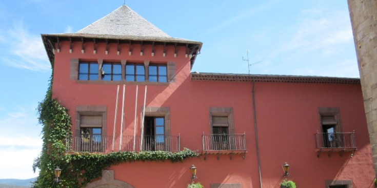 Façana de l'ajuntament de la Seu d'Urgell.