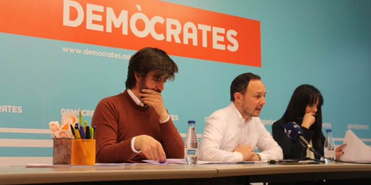 Enseñat, Espot i Bonell durant la roda de premsa per presentar el programa electoral.