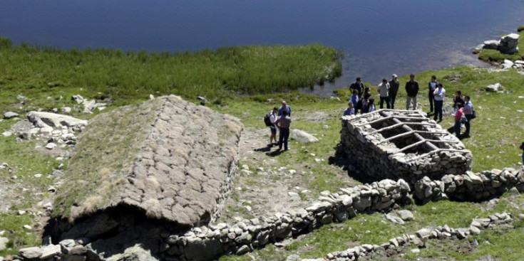 Reconstrucció de cabanes de pastors a l’Orri del Cubil.