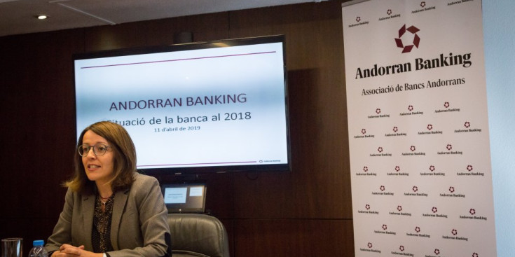 La directora d’Andorran Banking, Esther Puigcercós, ahir durant la presentació.
