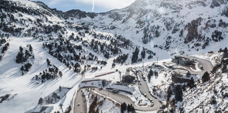 Vista de les pistes d’esquí d’Arcalís des del nou telecabina Tristaina.
