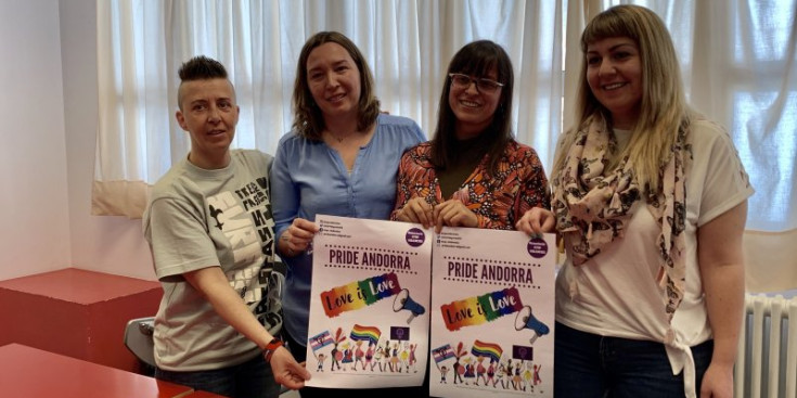 El col·lectiu LGBTIQA+ presenta el cartell del primer Pride Andorra, ahir.