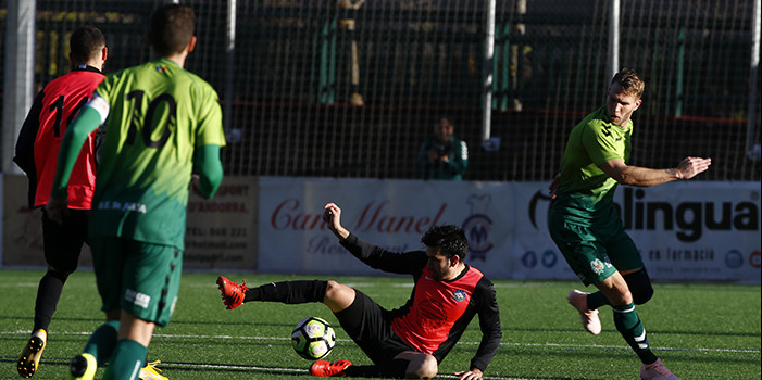 La UE Sant Jullià en un partit anterior contra l’FC Ordino.