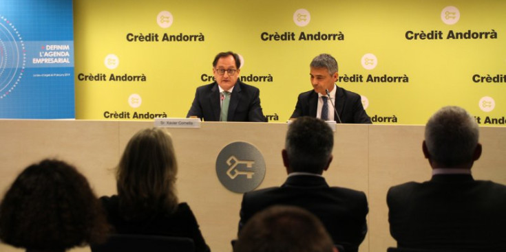 El director general de Crèdit Andorrà, Xavier Cornella, i el president de la Trobada Empresarial al Pirineu, Vicenç Voltes.