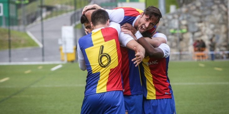 L'Andorra celebra un gol.