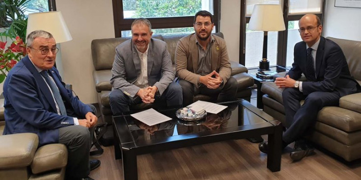 La reunió entre l’ambaixador Àngel Ros i l’alcalde Jordi Fàbrega.