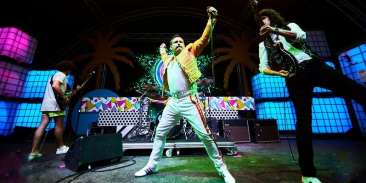 Tolo Sanders i Adrián Pujadas interpretant Freddie Mercury i Brian May, respectivament.