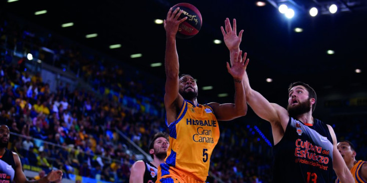 Clevin Hannah, en un partit contra el València Basket.