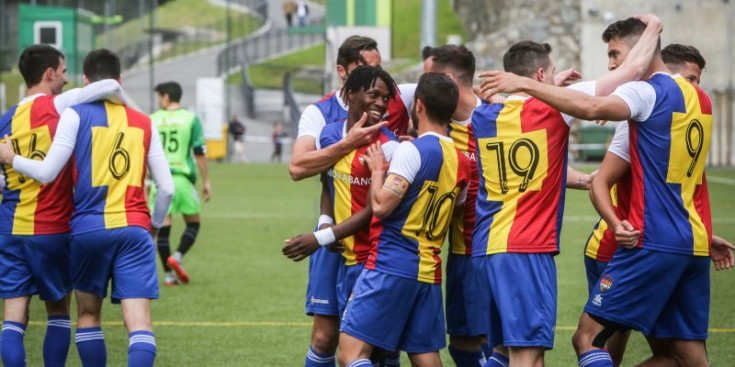 L’equip celebra l’ascens a Tercera Divisió.