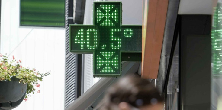 Un termòmetre registra 40,5 graus centígrads.