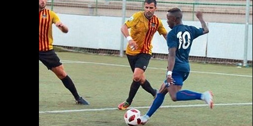 Moussa Sidibé en un partit amb el Llagostera.