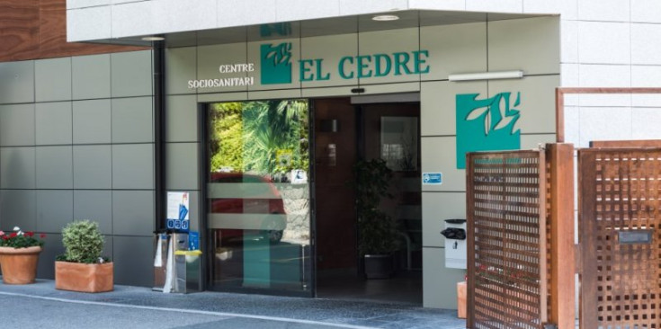 L’accés principal al centre sociosanitari El Cedre, a Santa Coloma.