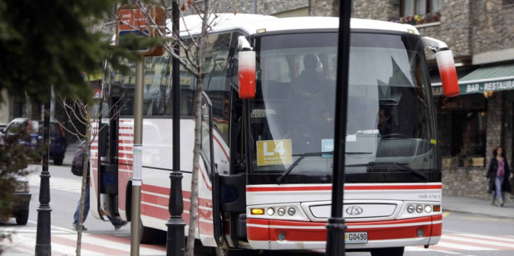 Un autobús a la parròquia de Canillo.