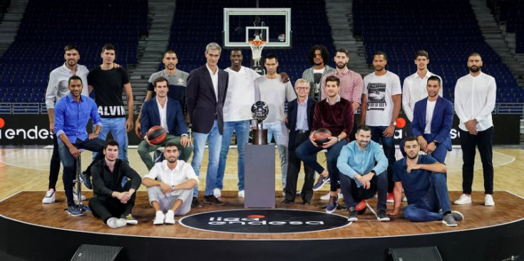 18 estrelles del bàsquet donen el tret de sortida a la Lliga Endesa.