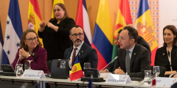 La secretària general iberoamericana, Rebeca Grynspan, el ministre d’Afers Socials, Victor Filloy, i el cap de Govern, Xavier Espot.