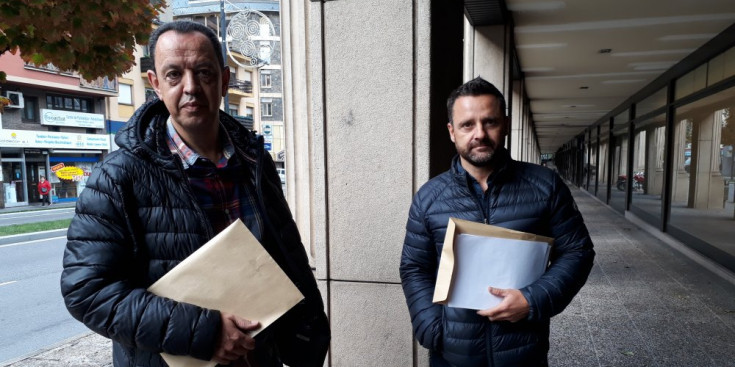 Els sindicalistes Joan Torra i Miquel Àngel Adrán acudeixen a la Batllia per presentar un recurs anterior, a l’octubre.