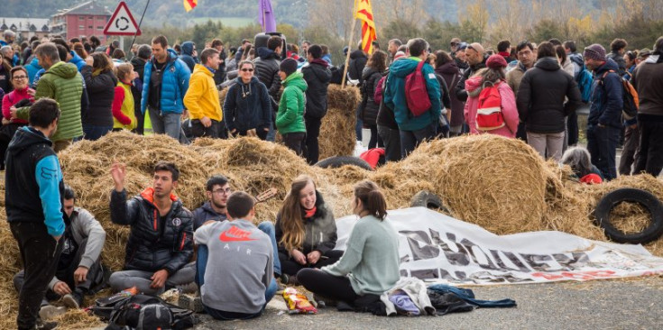 Tall a l’N-145 a la Seu d’Urgell a favor de la independència de Catalunya.