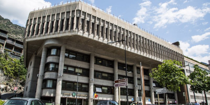La façana de l’edifici del Govern.