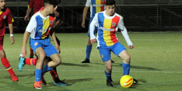 L’equip juvenil de l’FC Andorra juga un partit al Prada de Moles contra l’ENFAF.