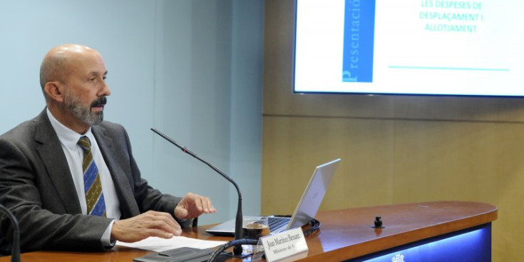 El ministre de Salut, Joan Martínez Benazet, durant la roda de premsa posterior al Consell de Ministres, ahir.
