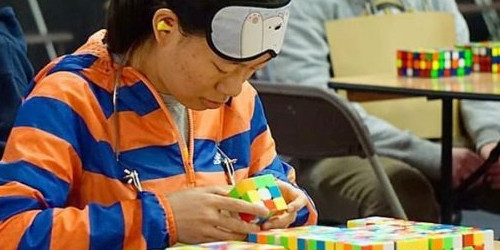 Una competició oficial de Cub de Rubik