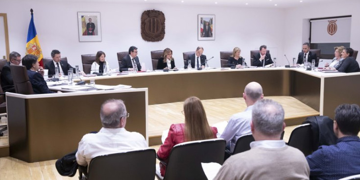 Sessió del consell de comú d’Andorra la Vella a la seu parroquial, ahir a la tarda.