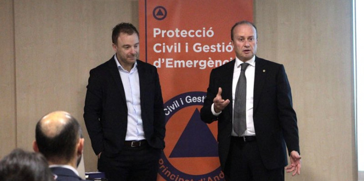 El titular d’Interior, Josep Maria Rossell, i el cap de Protecció Civil, Cristian Pons