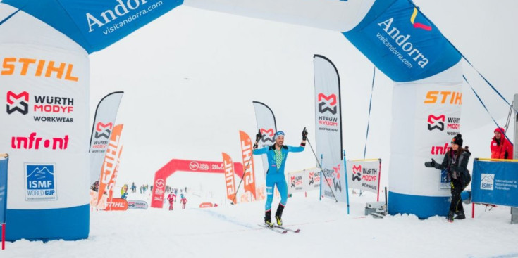 Robert Antonioli s’imposa a la Vertical Race de la Copa del Món Comapedrosa Andorra, ahir.