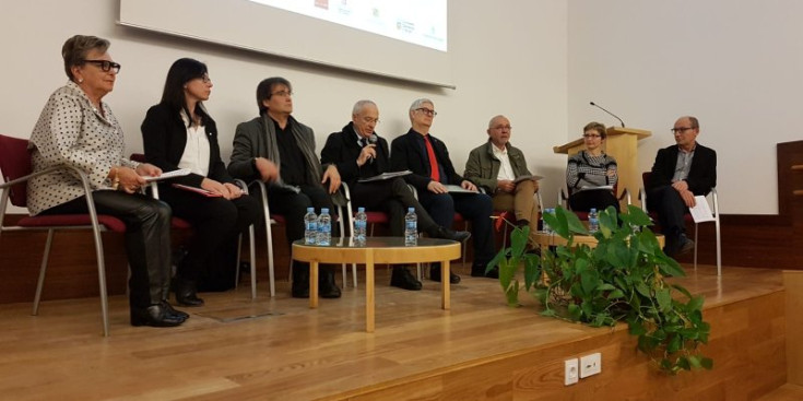 Els representants de les institucions en la trobada a Lleida.
