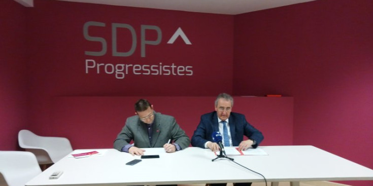 Josep Lluís Donsión i Jaume Bartumeu a la roda de premsa, ahir.