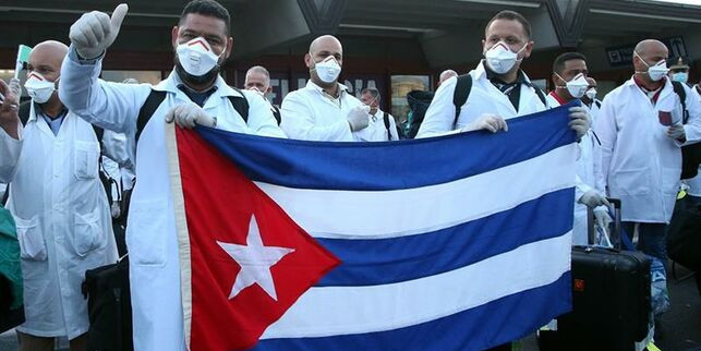 Arribada de professionals sanitaris cubans a Itàlia.
