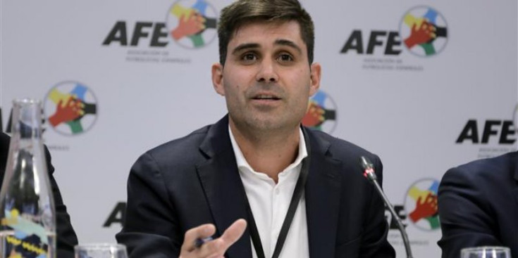 El president de l’Associació de Futbolistes Espanyols (AFE), David Aganzo, durant una roda de premsa.