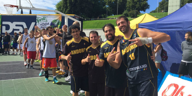 Felipe de Oliveira, Jordi Fernández, Jordi Plasència i Oriol Fernández, després de vèncer el Rakvere ahir a Tallin.