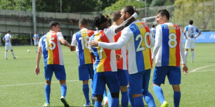 Els futbolistes de l’FC Andorra celebren un gol, en una imatge d’arxiu.