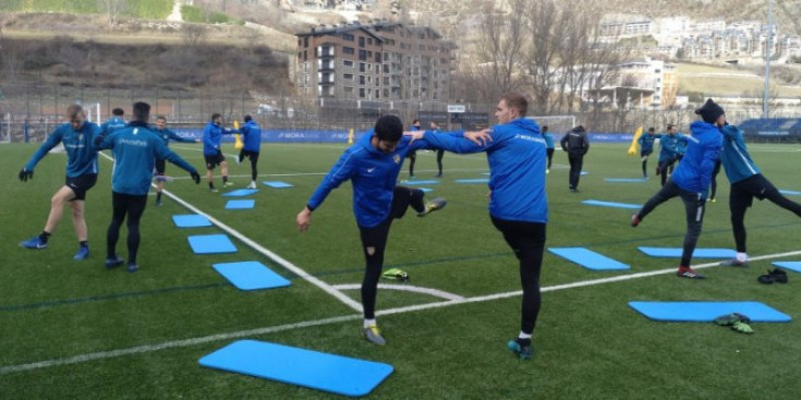 Els jugadors de L'FC Andorra, durant un entrenament.