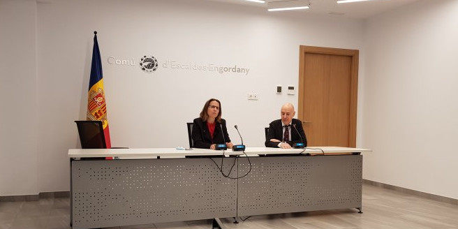 Rosa Gili i Joaquim Dolsa a la roda de premsa posterior.
