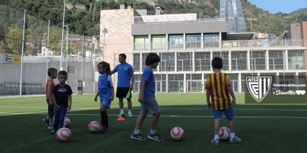 Jugadors de l'escola de l'inter d'Escaldes.