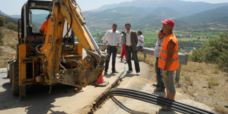 Inici de les obres per a la connexió de la fibra òptica a la Seu d’Urgell.