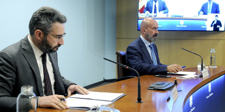 Els ministres Eric Jover i Joan Martínez Benazet durant la roda de premsa d’ahir.