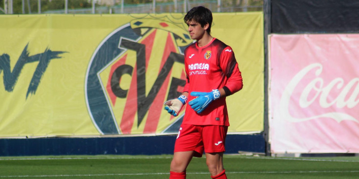 Iker Álvarez en un partit a la Ciutat Esportiva de Miralcamp.