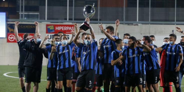L’Inter celebra el títol de la Copa Constitució 2020.