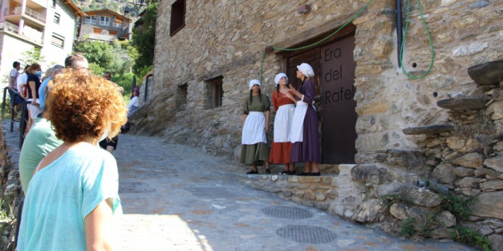 Una part de l’espectacle ‘Turistes i Banyistes’ per Engordany.