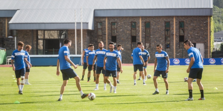 Entrenament del Vallbanc FC Santa Coloma.