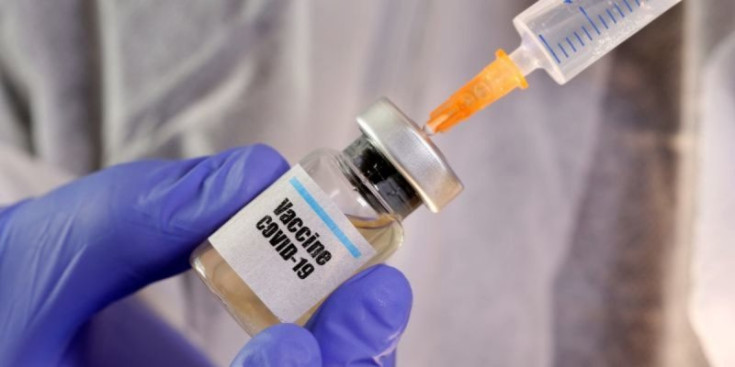 Imatge de la mostra d’una vacuna contra la pandèmia SARS-CoV-2.