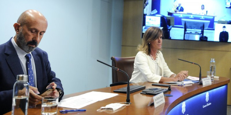 El ministre de Salut Joan Martínez Benazet, i la ministra d’Educació, Ester Vilarrubla, durant la roda de premsa sobre el cribratge educatiu, ahir.
