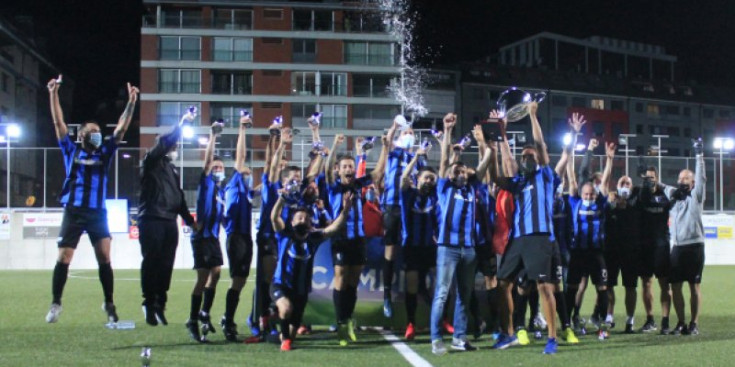 Celebració de la primera Lliga Multisegur guanyada per l’Inter.