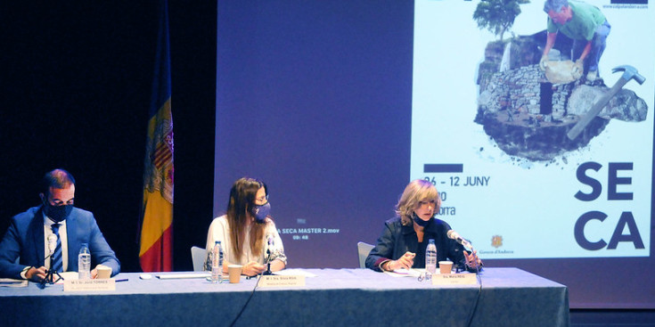 Jordi Torres, Sílvia Riva i Maria Reig durant la presentació del curs.