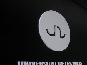 Porta d'accés a la Universitat de Les Valls